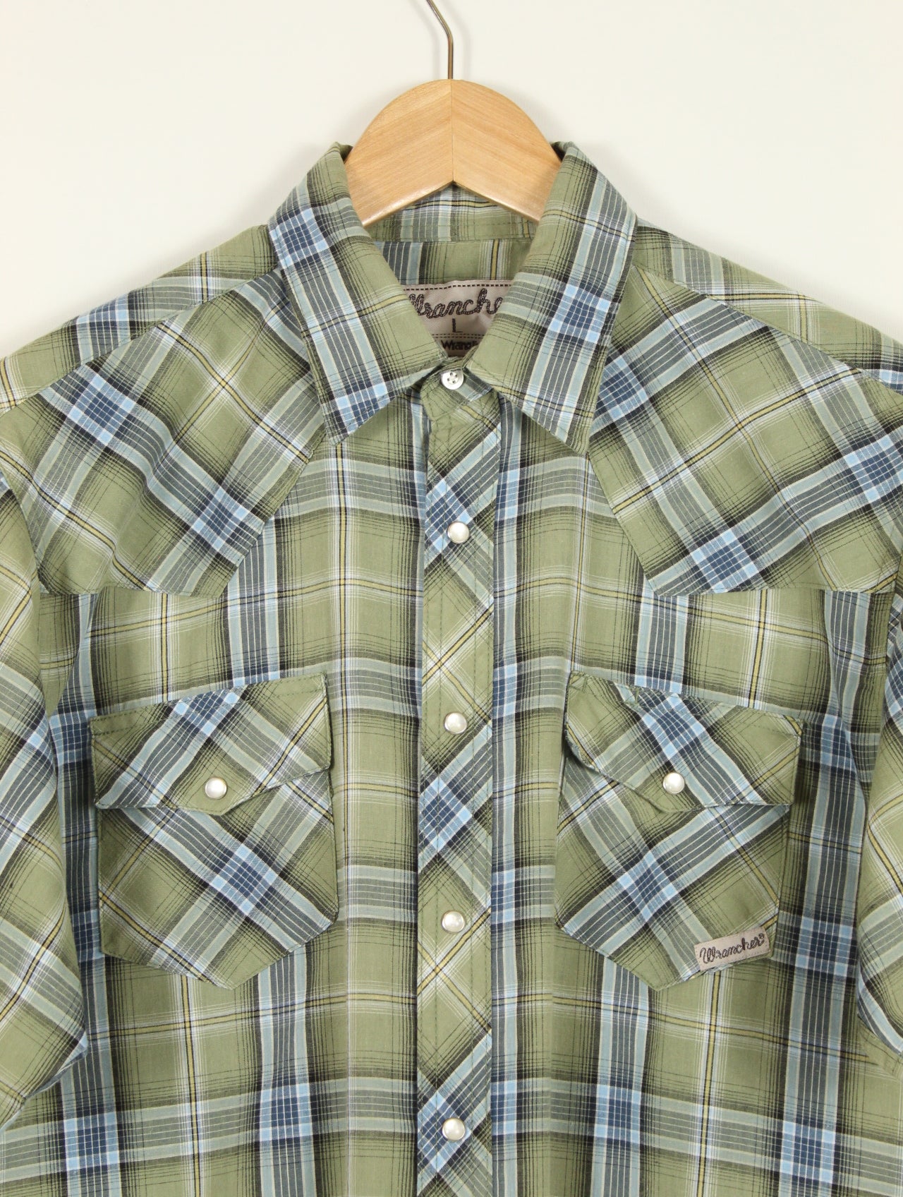 Short Sleeve Wrangler Snap Button Shirt (L)